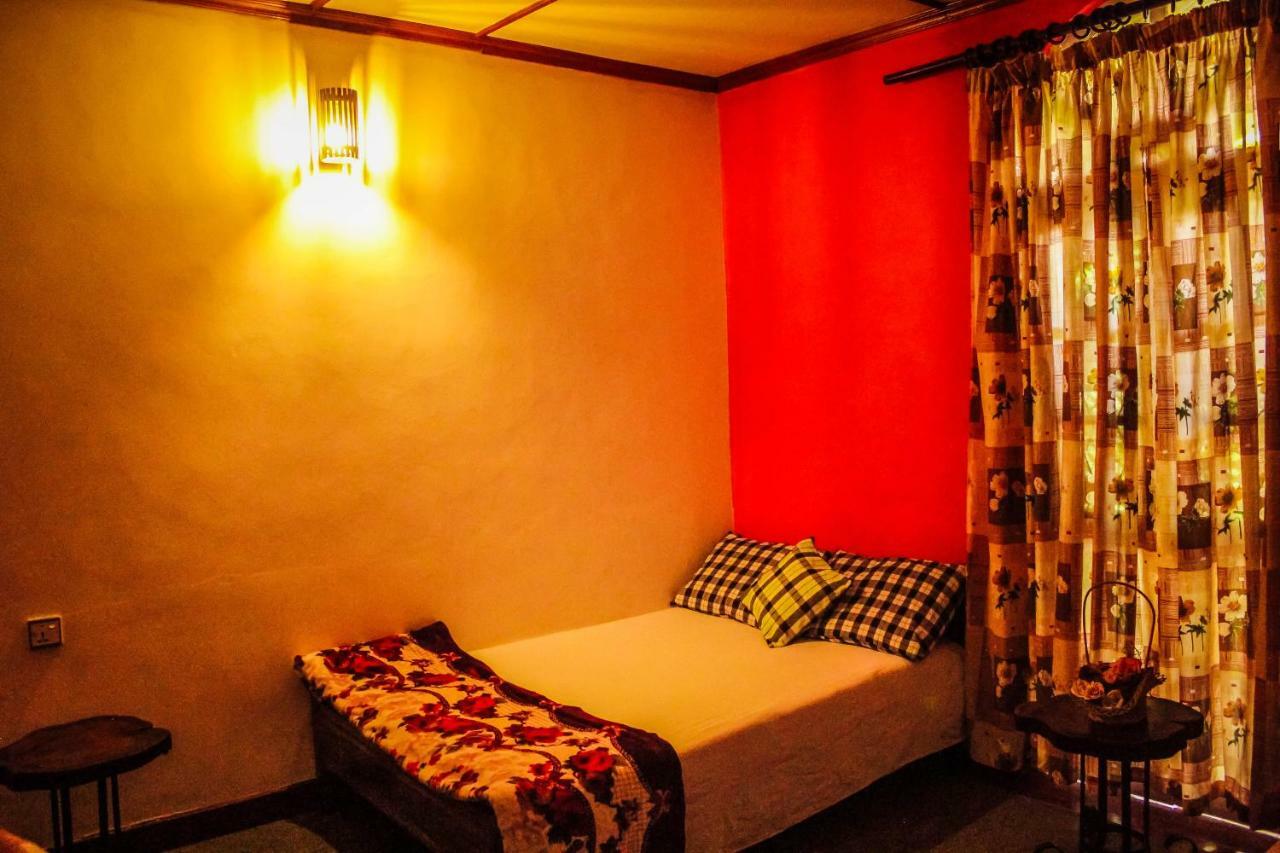 Hotel Crystal Mounts à Nuwara Eliya Extérieur photo